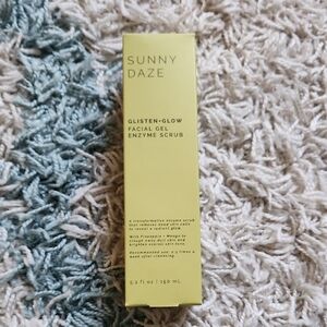 Brand New In Box Sun And Moon Glisten Glow Facial Gel Enzyme Scrub - Yellow